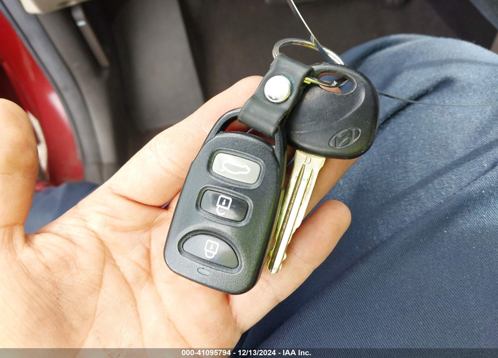 2008 HYUNDAI ELANTRA GLS/SE VIN: KMHDU46DX8U506815