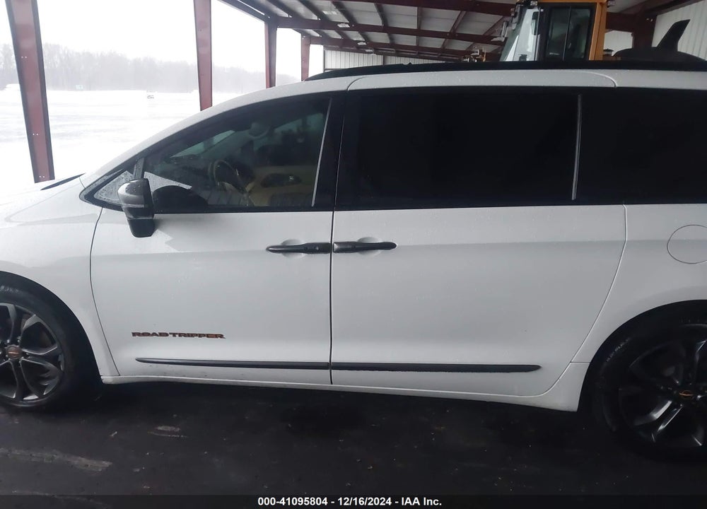2024 CHRYSLER PACIFICA TOURING L VIN: 2C4RC1BG6RR137039