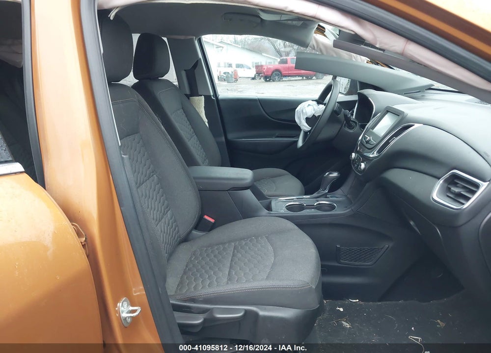2018 CHEVROLET EQUINOX LT VIN: 2GNAXJEV6J6124168