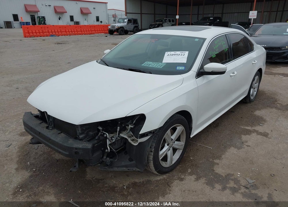 2013 VOLKSWAGEN PASSAT 2.5L SE VIN: 1VWBP7A36DC082100