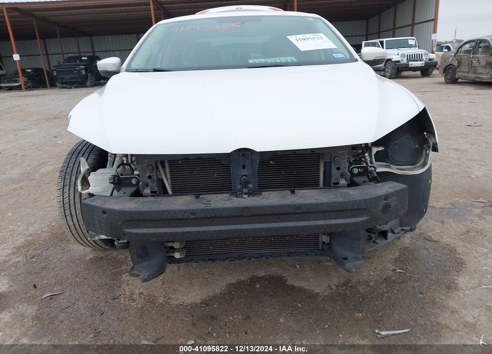 2013 VOLKSWAGEN PASSAT 2.5L SE VIN: 1VWBP7A36DC082100