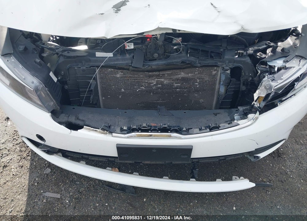 2017 KIA FORTE VIN: 3KPFK4A73HE006627