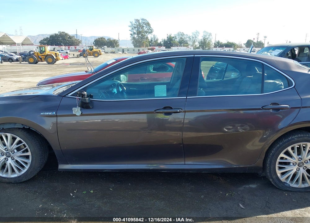 2018 TOYOTA CAMRY HYBRID XLE VIN: 4T1B21HK4JU001091