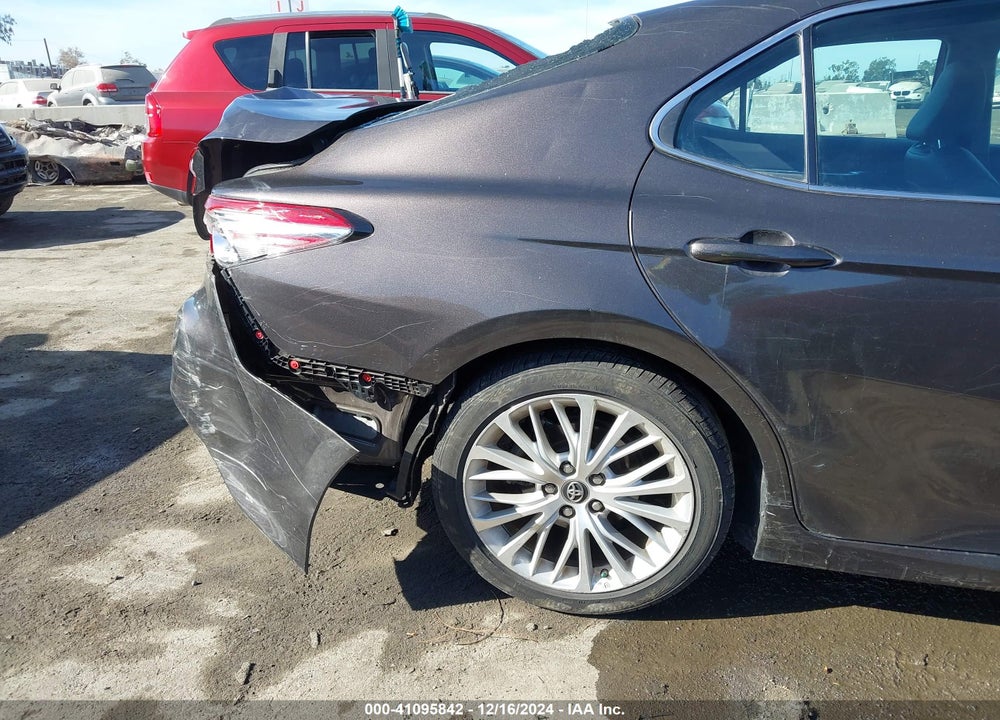 2018 TOYOTA CAMRY HYBRID XLE VIN: 4T1B21HK4JU001091
