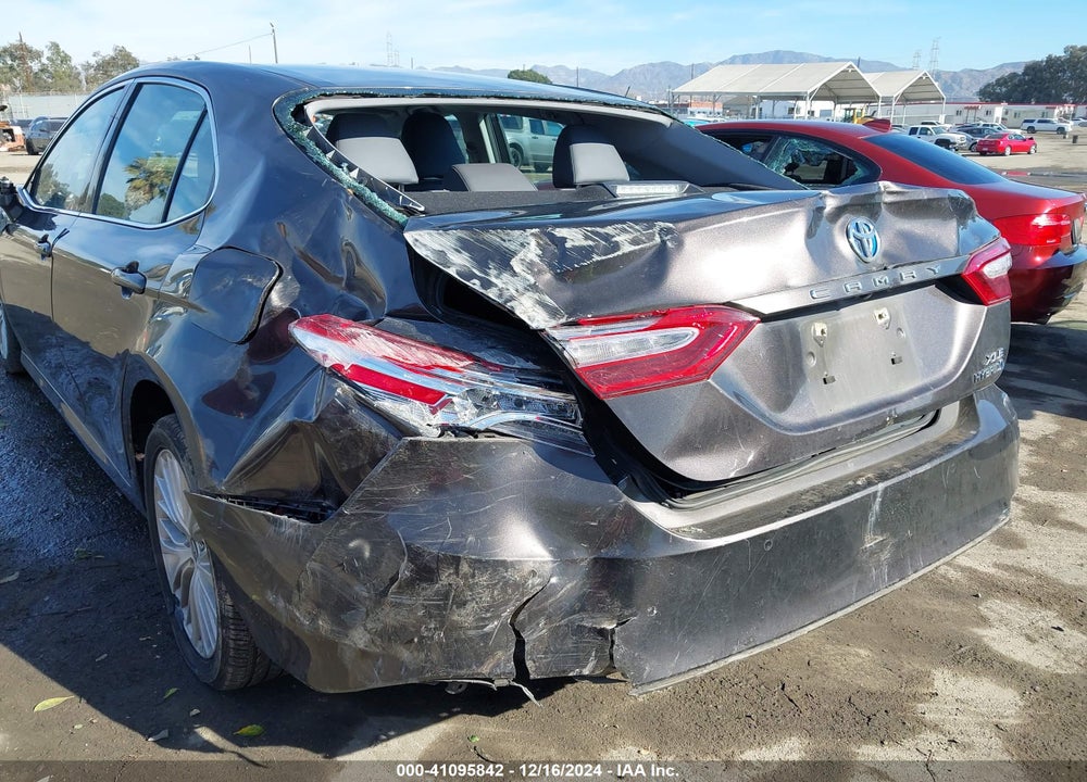 2018 TOYOTA CAMRY HYBRID XLE VIN: 4T1B21HK4JU001091