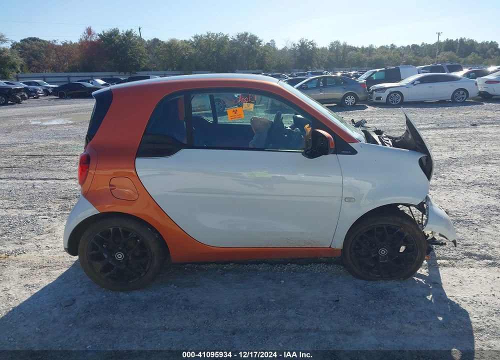 2016 SMART FORTWO VIN: WMEFJ5DA3GK075072