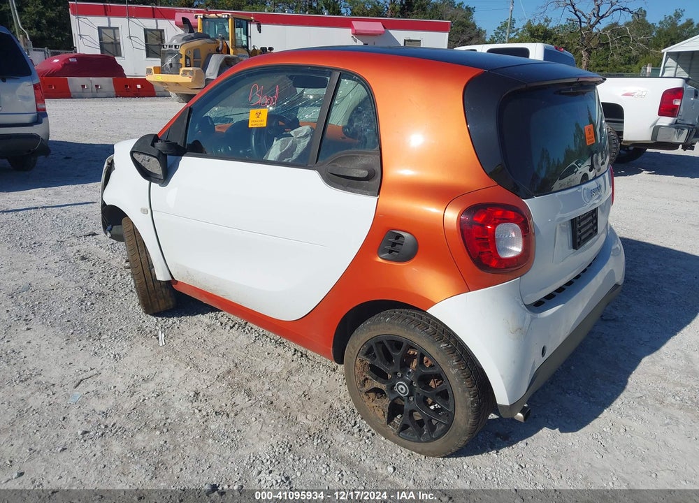 2016 SMART FORTWO VIN: WMEFJ5DA3GK075072