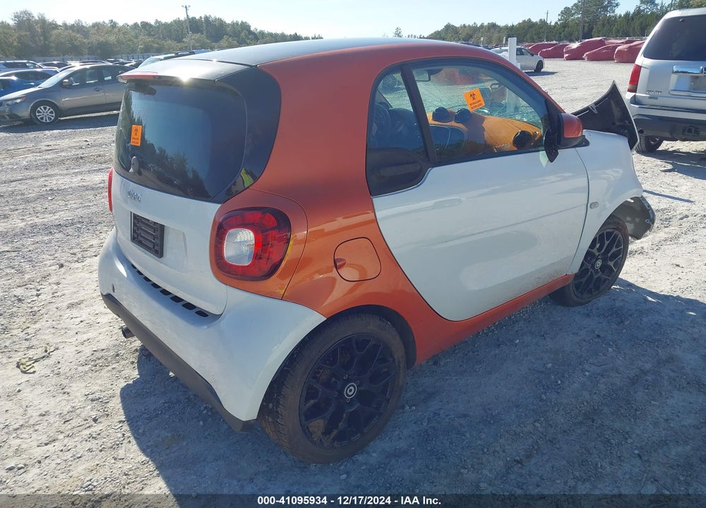2016 SMART FORTWO VIN: WMEFJ5DA3GK075072