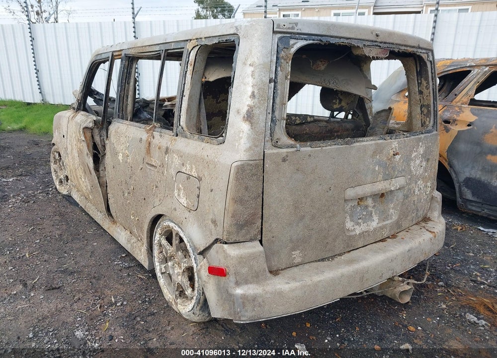 2005 SCION XB VIN: JTLKT334850175561