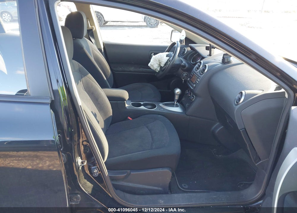 2014 NISSAN ROGUE SELECT S VIN: JN8AS5MV1EW719185