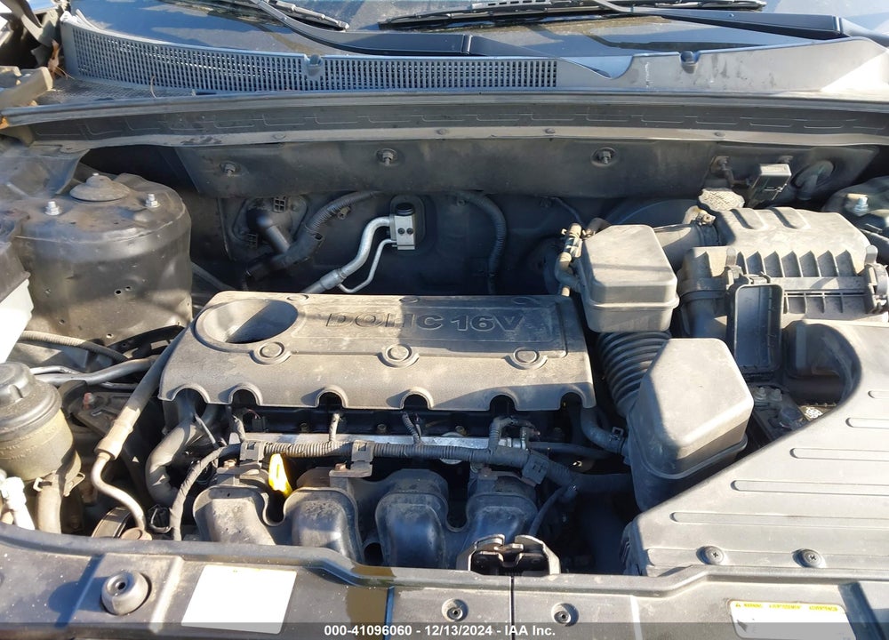 2012 KIA SORENTO LX VIN: 5XYKT3A1XCG202772