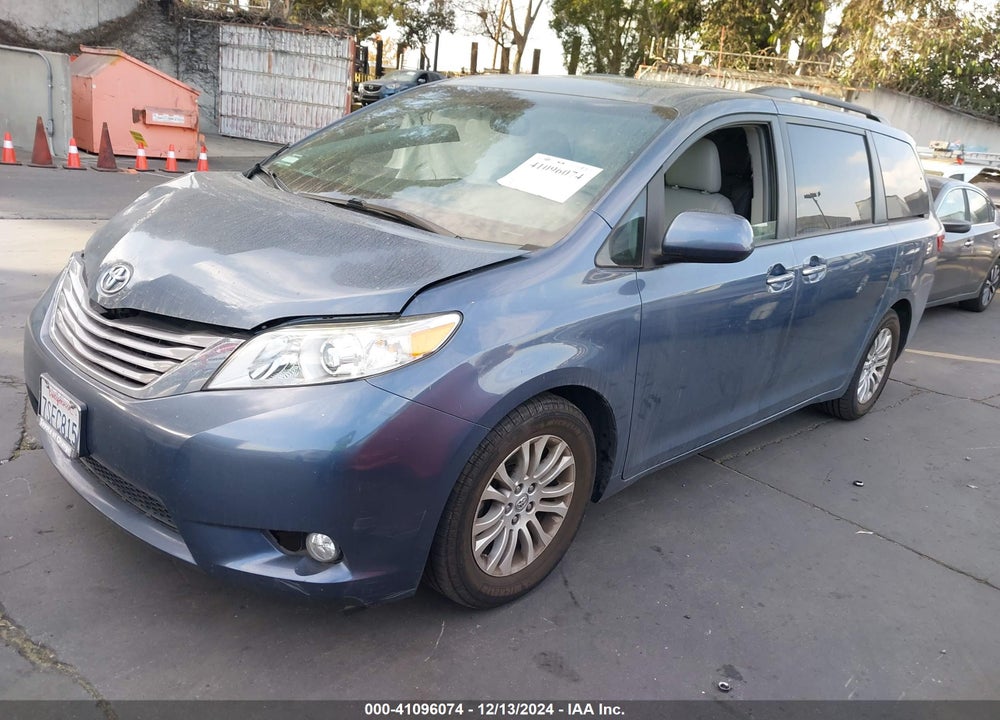 2016 TOYOTA SIENNA XLE PREMIUM 8 PASSENGER VIN: 5TDYK3DC4GS722405