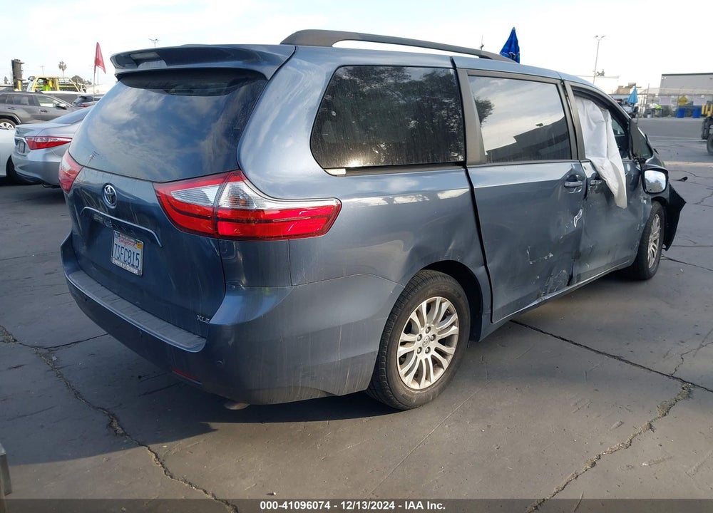 2016 TOYOTA SIENNA XLE PREMIUM 8 PASSENGER VIN: 5TDYK3DC4GS722405