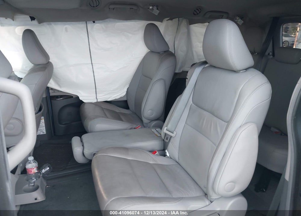 2016 TOYOTA SIENNA XLE PREMIUM 8 PASSENGER VIN: 5TDYK3DC4GS722405