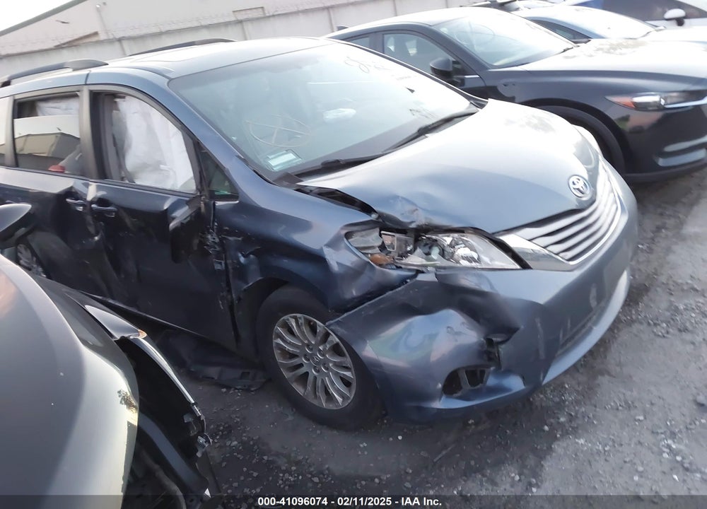 2016 TOYOTA SIENNA XLE PREMIUM 8 PASSENGER VIN: 5TDYK3DC4GS722405
