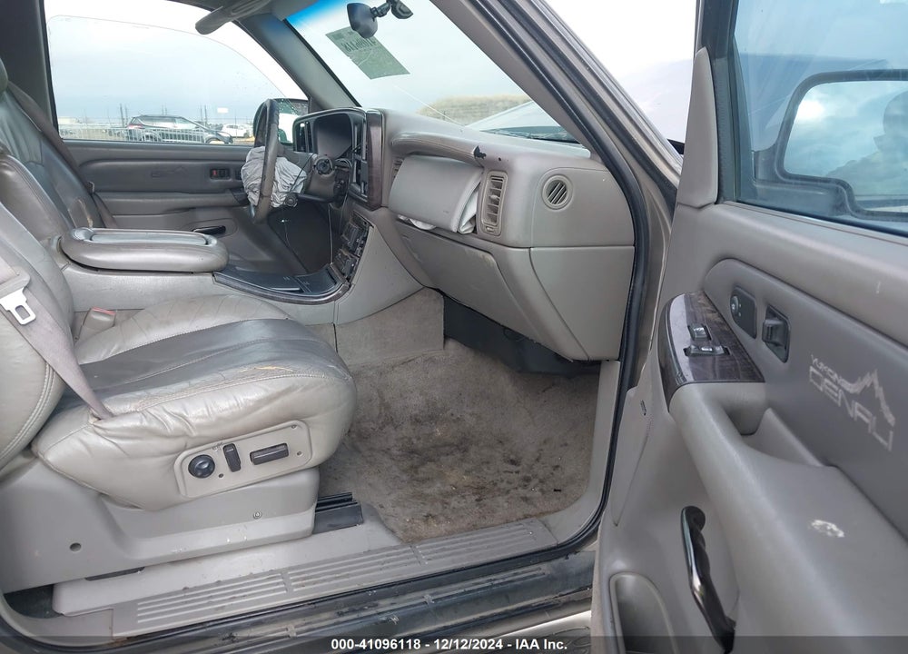 2001 GMC YUKON XL 1500 DENALI VIN: 1GKFK66UX1J191878