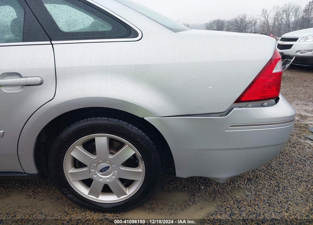 2005 FORD FIVE HUNDRED SE VIN: 1FAFP23125G185484