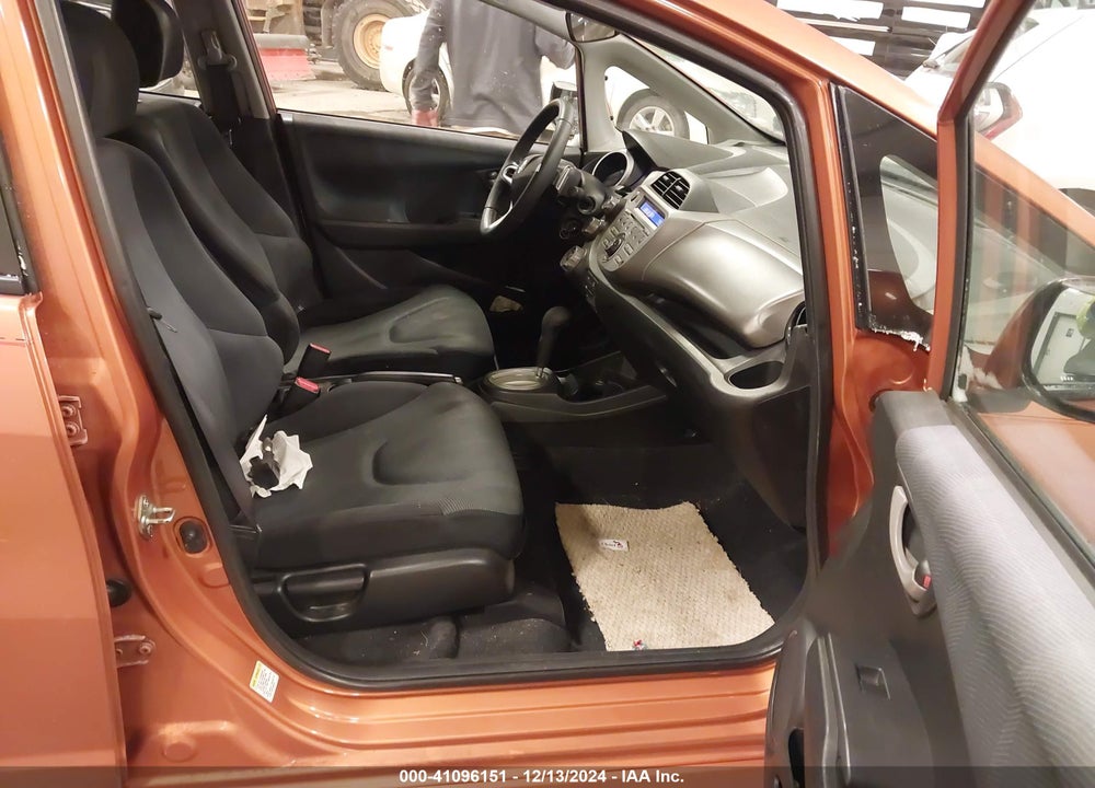 2011 HONDA FIT SPORT VIN: JHMGE8H51BC009479