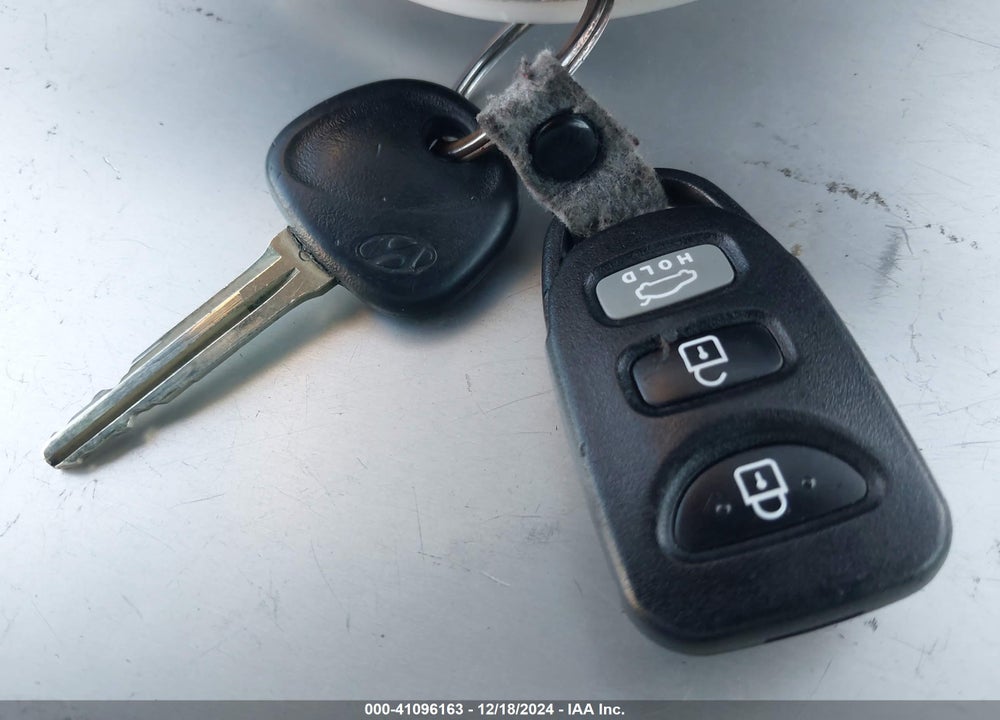 2013 HYUNDAI ELANTRA GLS VIN: KMHDH4AE7DU899798