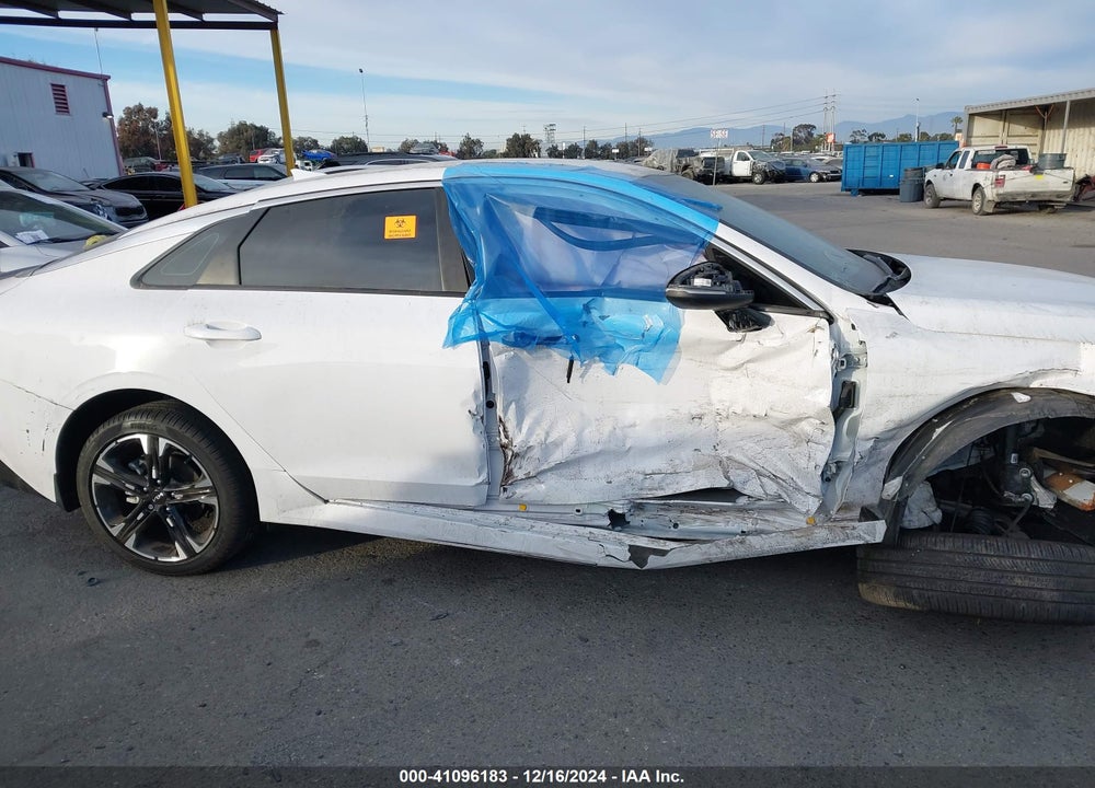 2024 KIA K5 VIN: 5XXG64J25RG263732