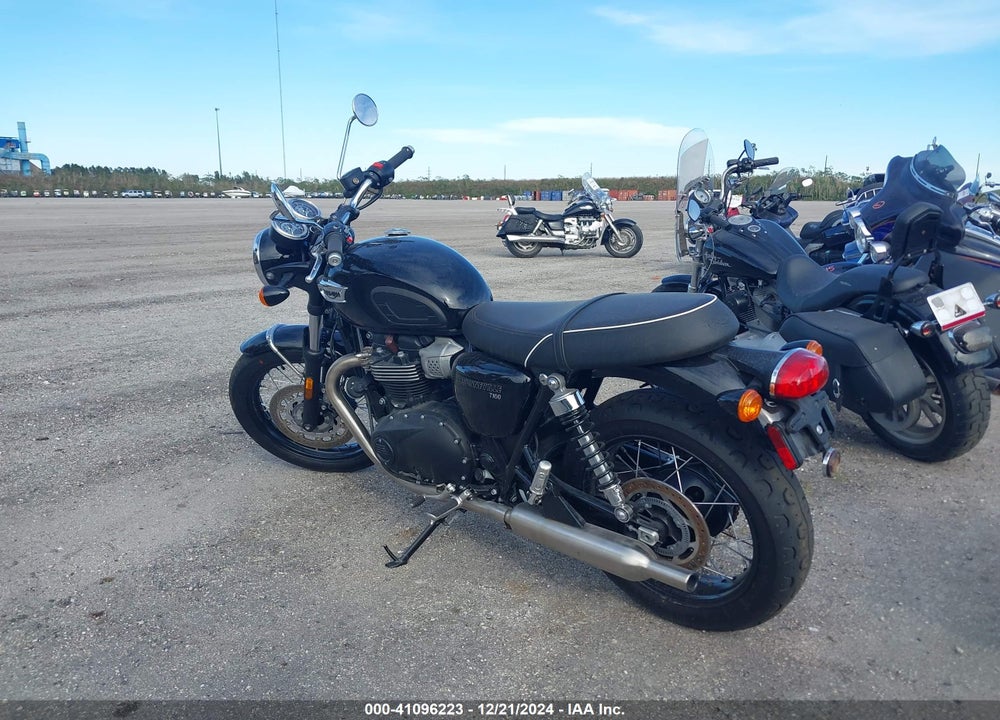 2022 TRIUMPH MOTORCYCLE BONNEVILLE T100 VIN: SMTD10G73NTAF6246