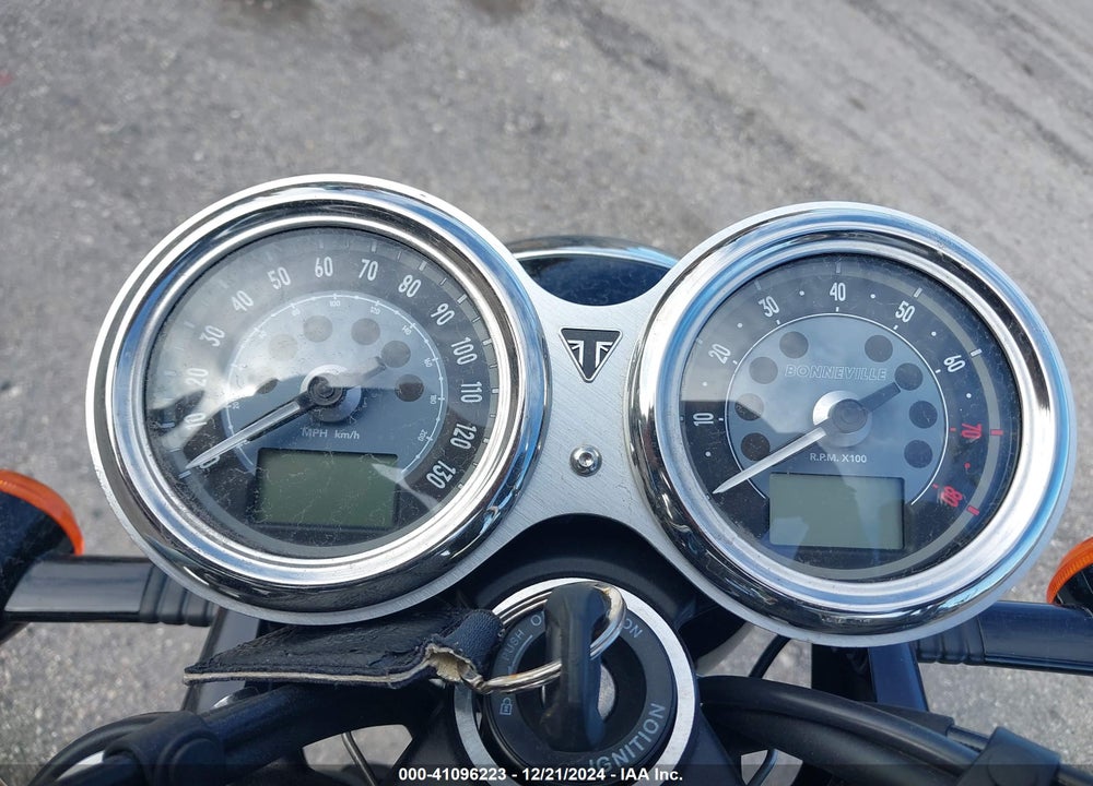 2022 TRIUMPH MOTORCYCLE BONNEVILLE T100 VIN: SMTD10G73NTAF6246