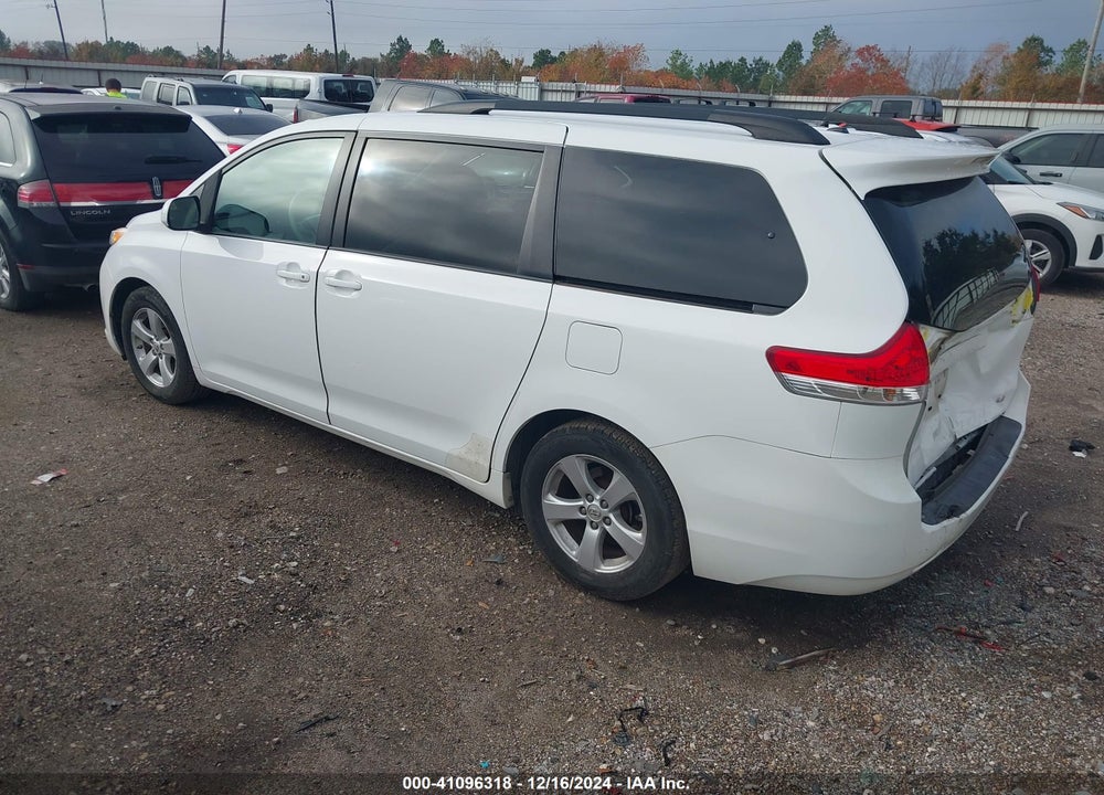 2014 TOYOTA SIENNA LE V6 8 PASSENGER VIN: 5TDKK3DC5ES496006