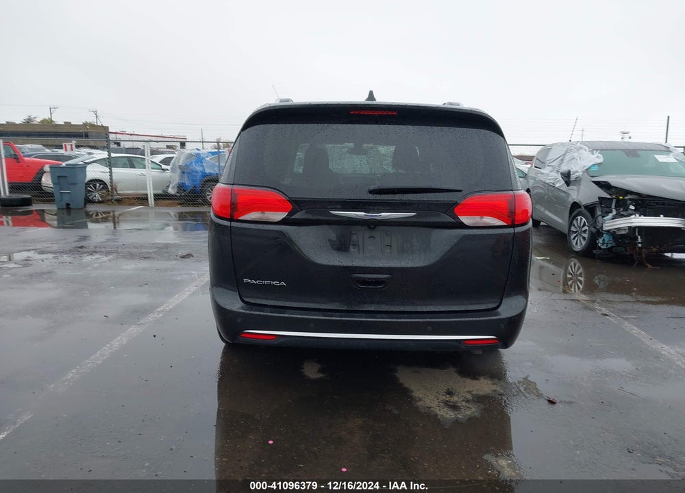 2020 CHRYSLER PACIFICA TOURING L VIN: 2C4RC1BG1LR176984