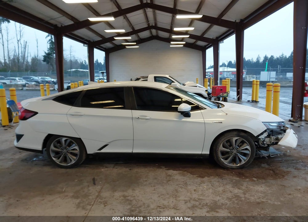 2018 HONDA CLARITY PLUG-IN HYBRID TOURING VIN: JHMZC5F3XJC001636