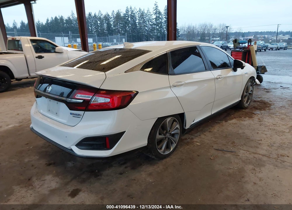 2018 HONDA CLARITY PLUG-IN HYBRID TOURING VIN: JHMZC5F3XJC001636