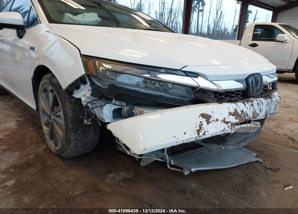 2018 HONDA CLARITY PLUG-IN HYBRID TOURING VIN: JHMZC5F3XJC001636