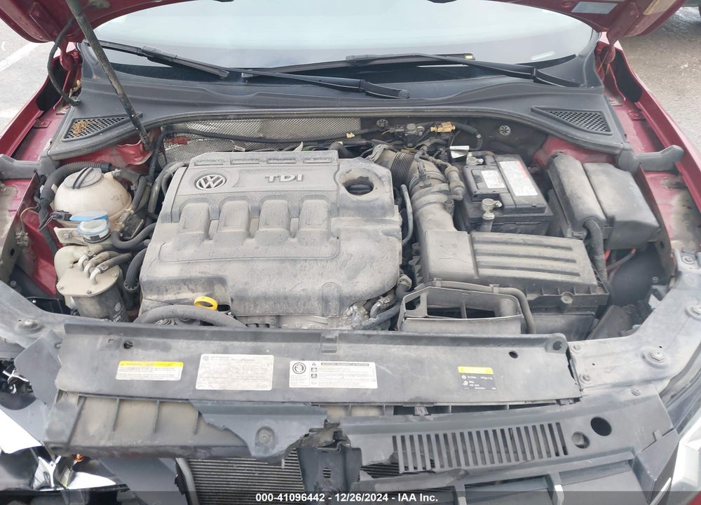 2015 VOLKSWAGEN PASSAT VIN: 1VWCV7A37FC106000