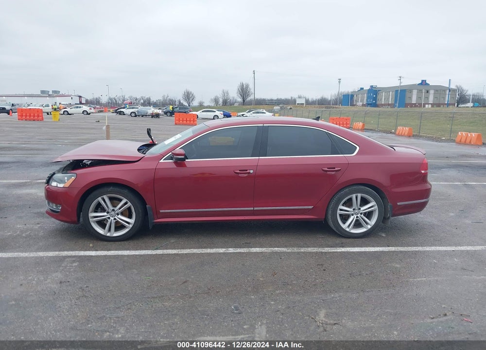 2015 VOLKSWAGEN PASSAT VIN: 1VWCV7A37FC106000