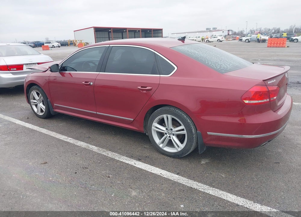 2015 VOLKSWAGEN PASSAT VIN: 1VWCV7A37FC106000
