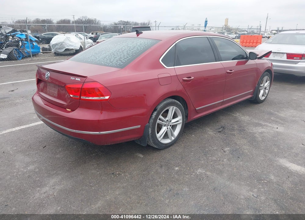 2015 VOLKSWAGEN PASSAT VIN: 1VWCV7A37FC106000