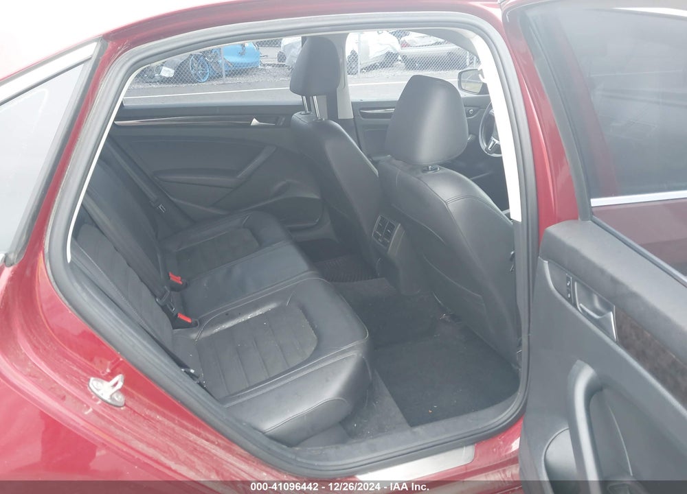 2015 VOLKSWAGEN PASSAT VIN: 1VWCV7A37FC106000