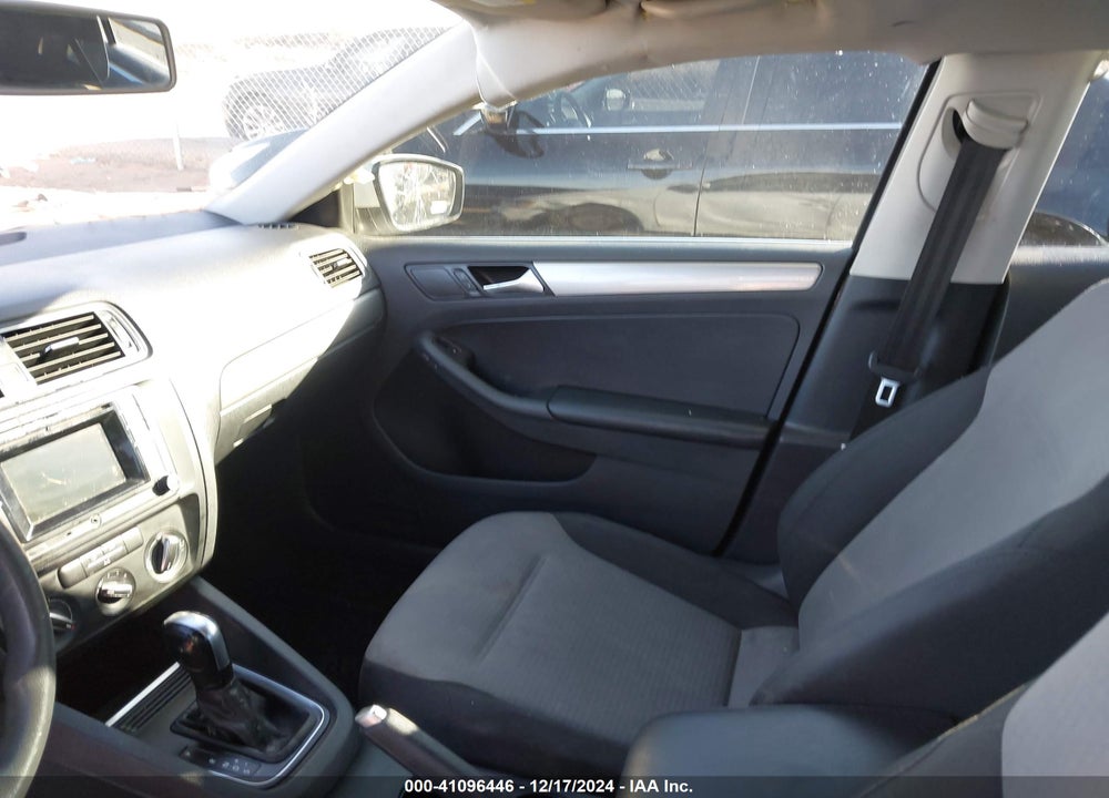 2017 VOLKSWAGEN JETTA VIN: 3VW2B7AJ0HM339043