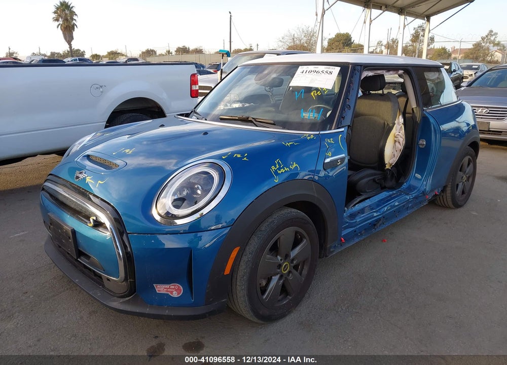 2023 MINI SE HARDTOP COOPER VIN: WMW13DJ06P2T32442