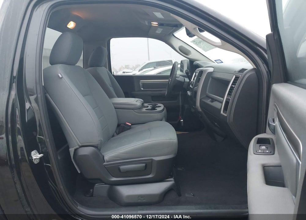 2014 RAM 1500 EXPRESS VIN: 3C6JR6AT4EG316582