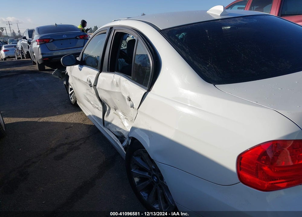 2010 BMW 328I VIN: WBAPH5G55ANM34499
