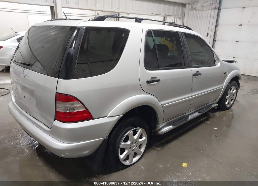 2000 MERCEDES-BENZ ML 430 VIN: 4JGAB72E2YA182060