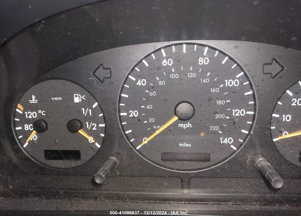 2000 MERCEDES-BENZ ML 430 VIN: 4JGAB72E2YA182060