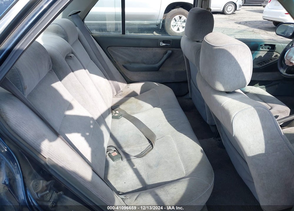 1992 HONDA ACCORD LX/EX VIN: JHMCB7552NC039181