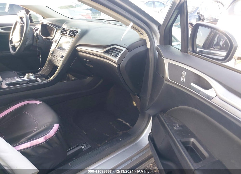 2020 FORD FUSION VIN: 3FA6P0HD6LR184271