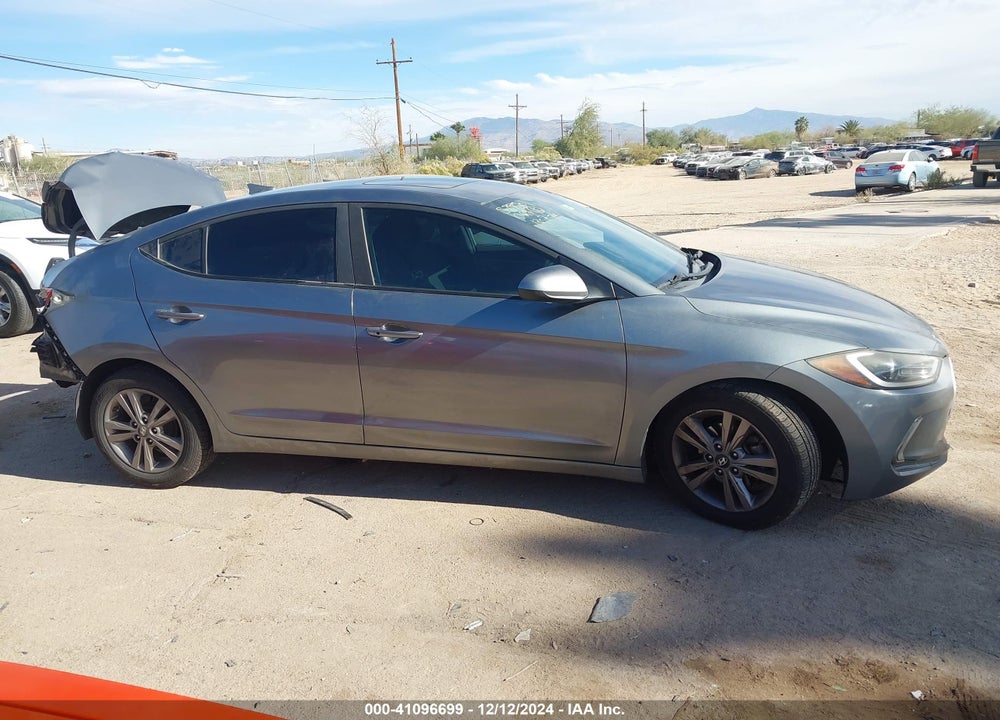 2017 HYUNDAI ELANTRA VIN: KMHD84LFXHU275232