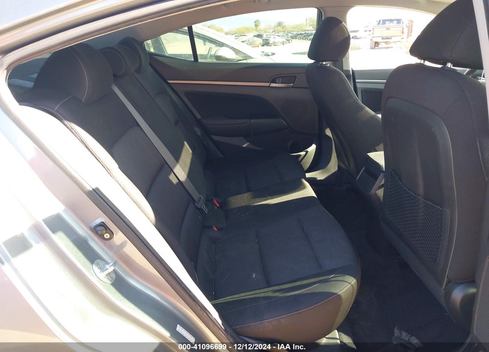 2017 HYUNDAI ELANTRA VIN: KMHD84LFXHU275232