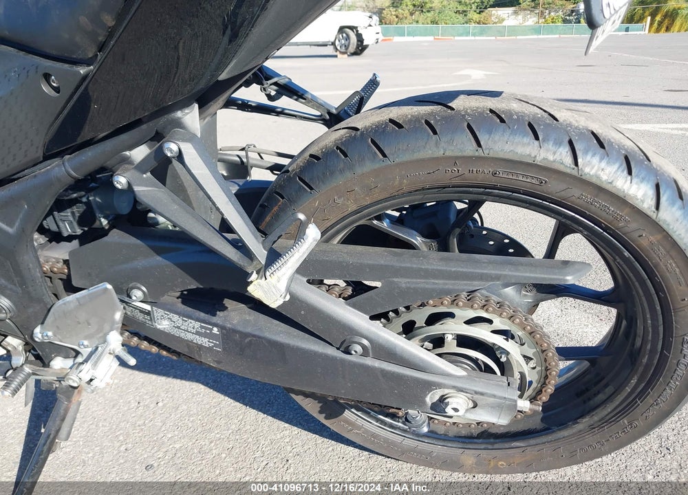 2023 YAMAHA YZFR3 A VIN: MH3RH18Y7PK010203