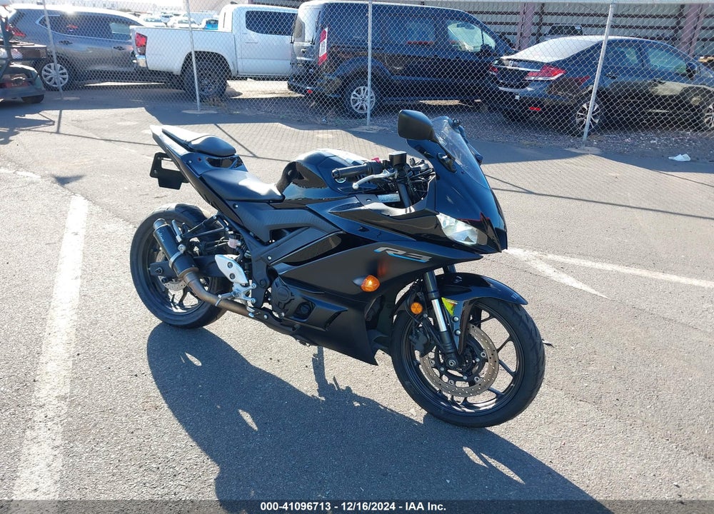 2023 YAMAHA YZFR3 A VIN: MH3RH18Y7PK010203