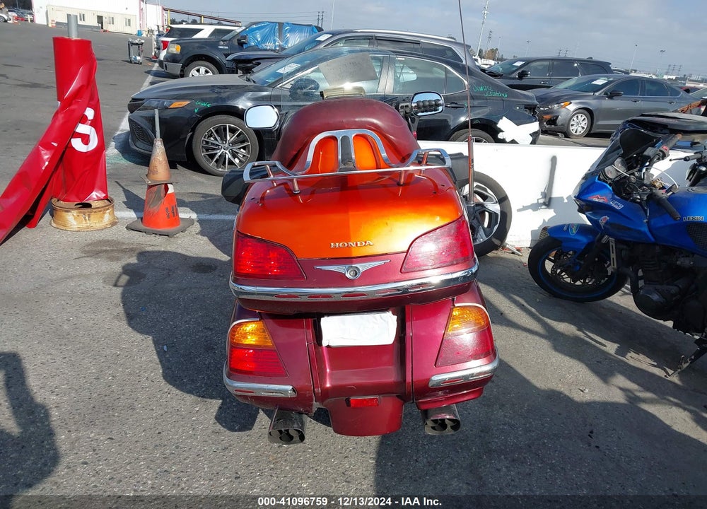 2005 HONDA GL1800 VIN: 1HFSC47025A401957