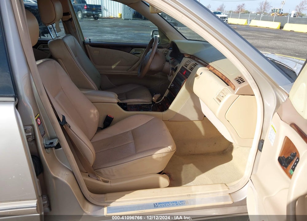 2001 MERCEDES-BENZ E 320 4M VIN: WDBJH82J51X045024
